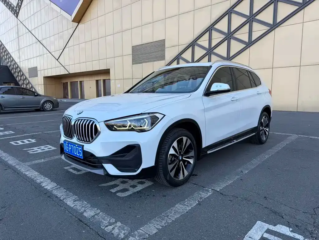 BMW X1 — фото 1