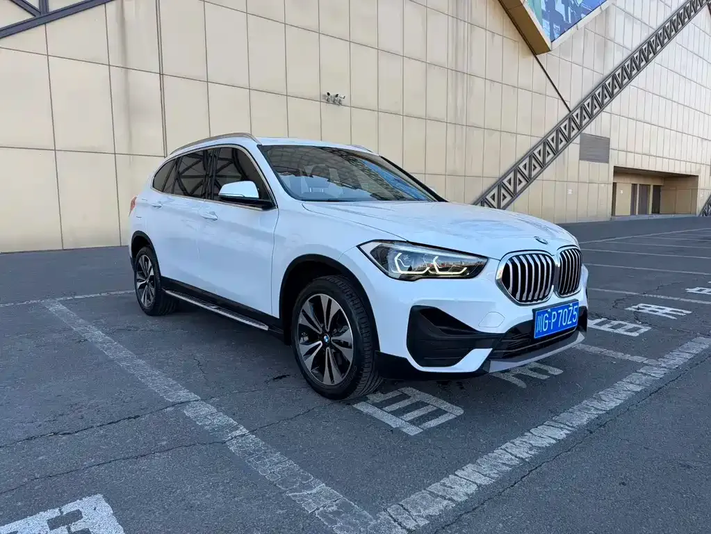 BMW X1 — фото 5