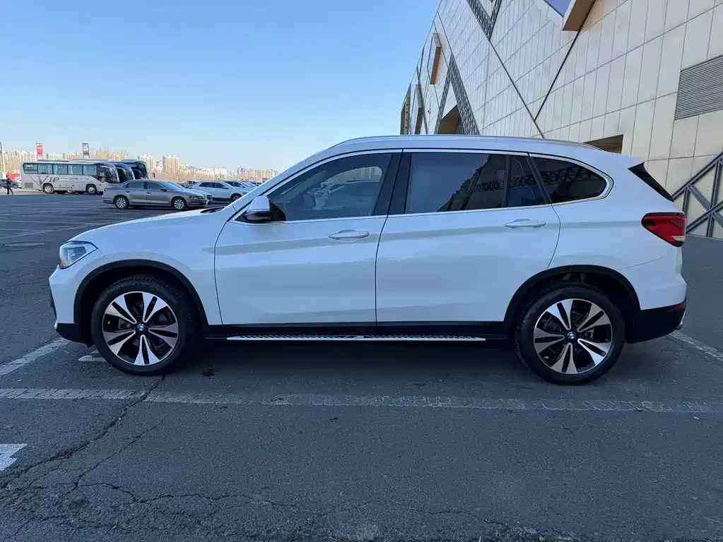 BMW X1 — фото 2