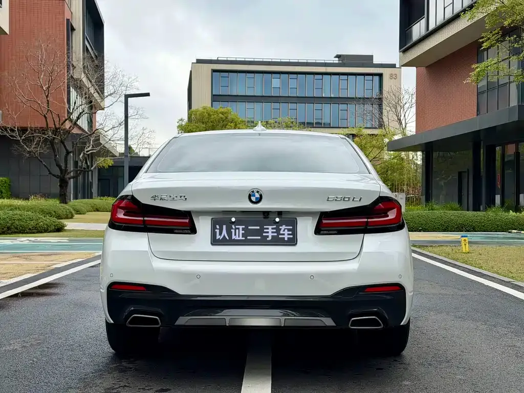 BMW 5 Series — фото 10