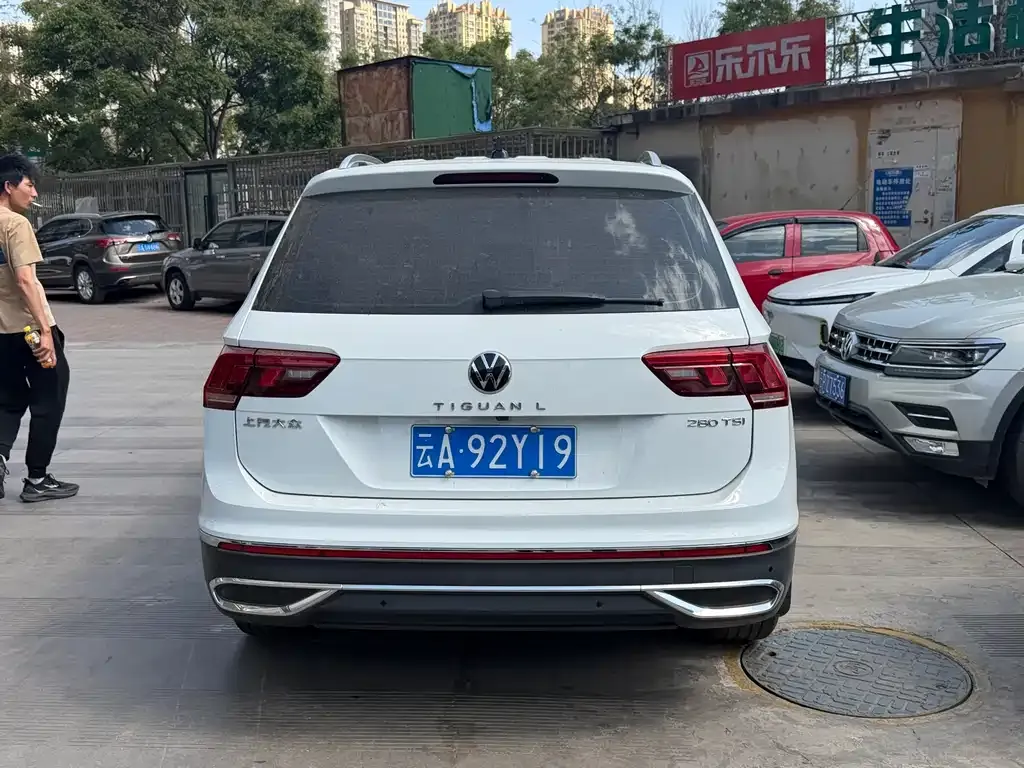 Volkswagen Tiguan L — фото 3