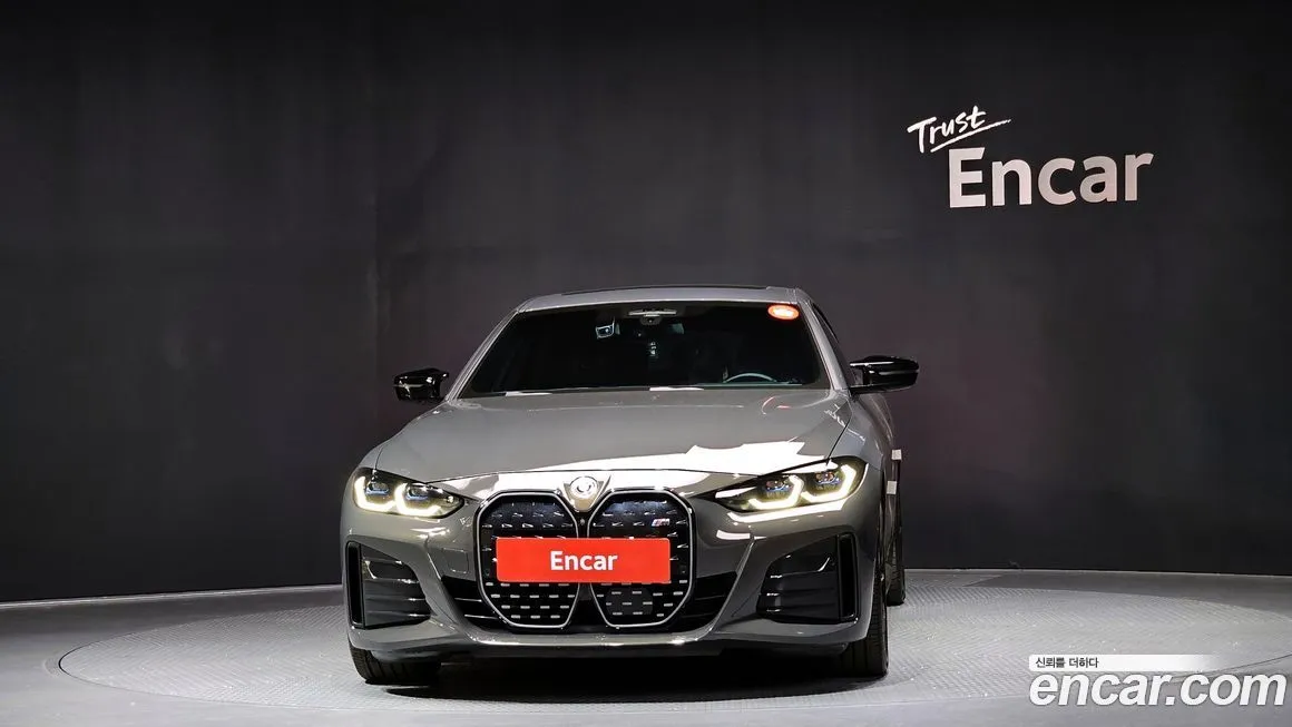 BMW i4 — фото 10