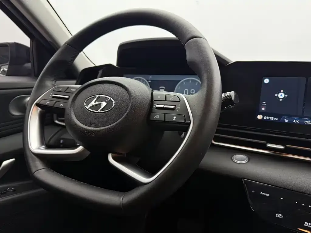 Hyundai Elantra — фото 6