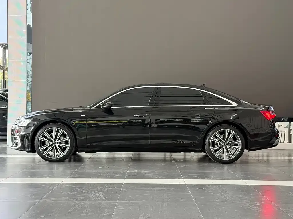 Audi A6L — фото 5