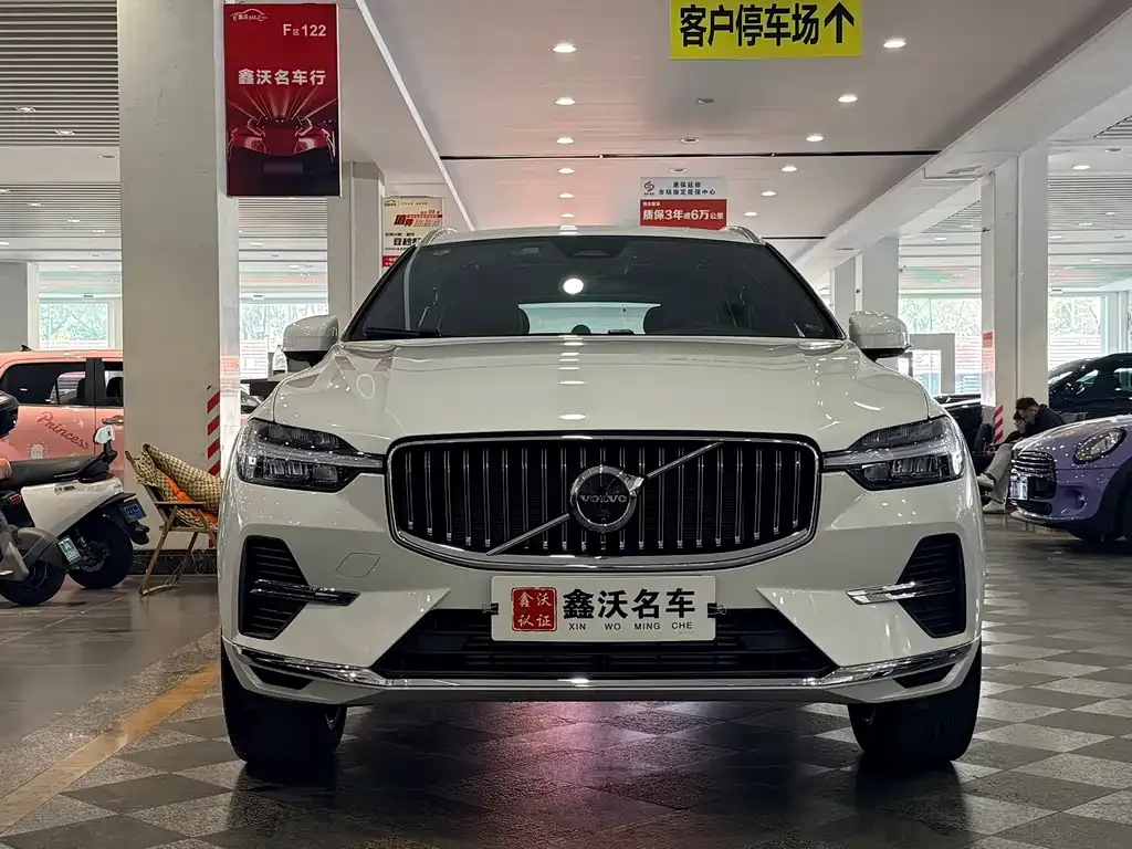 Volvo XC60 PHEV — фото 6