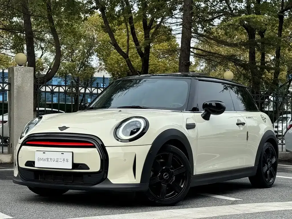 MINI Cooper (3-door) — фото 1