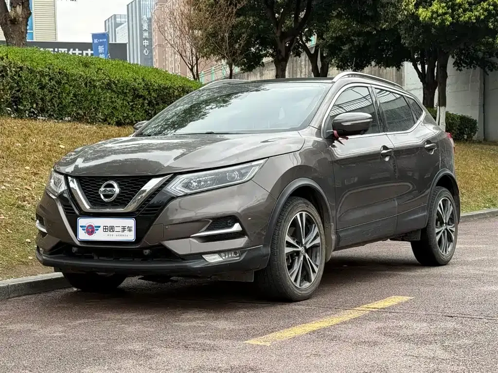 Nissan Qashqai — фото 1