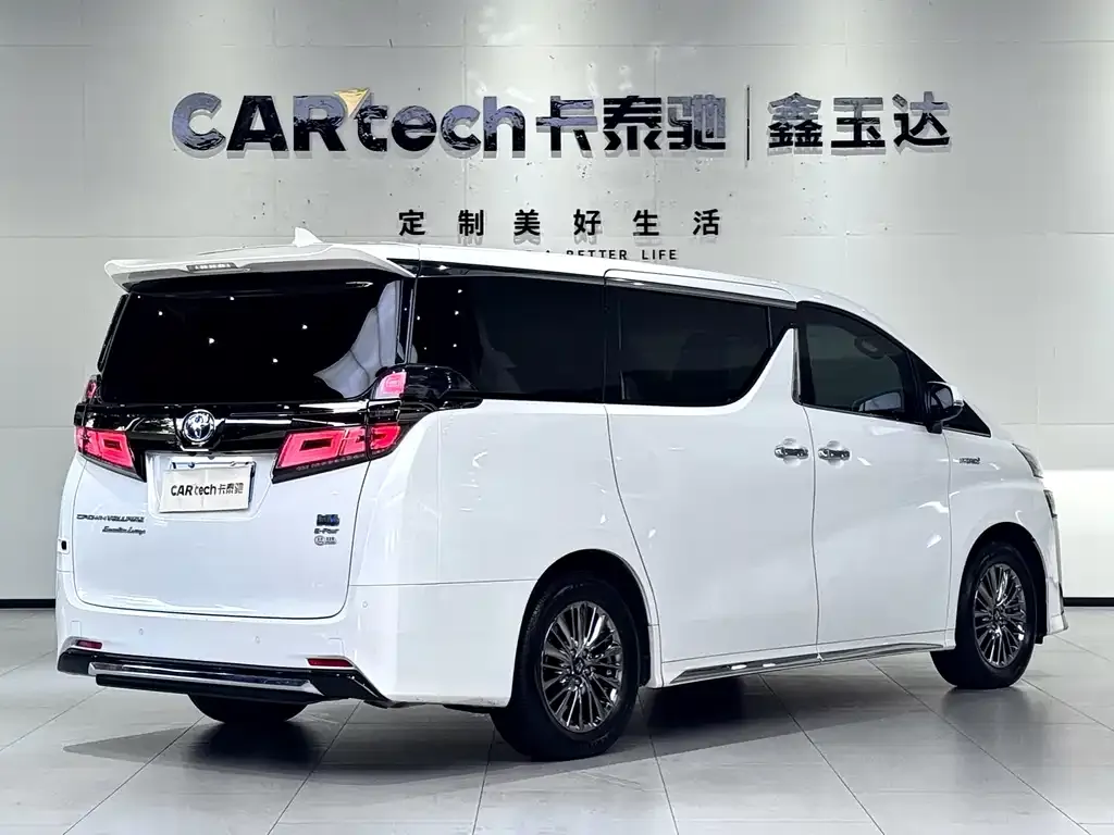 Toyota Vellfire — фото 3
