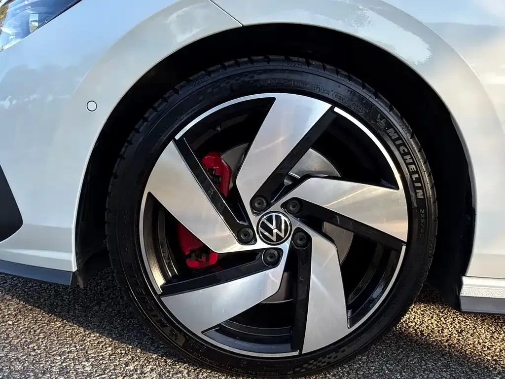 Volkswagen Golf GTI — фото 3