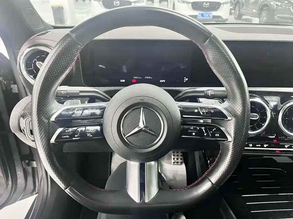 Mercedes-Benz CLA (Import) — фото 2