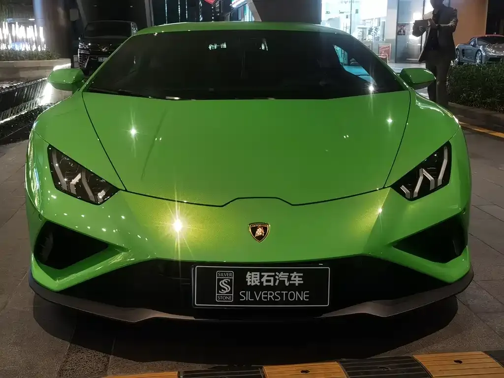 Lamborghini Huracan — фото 1