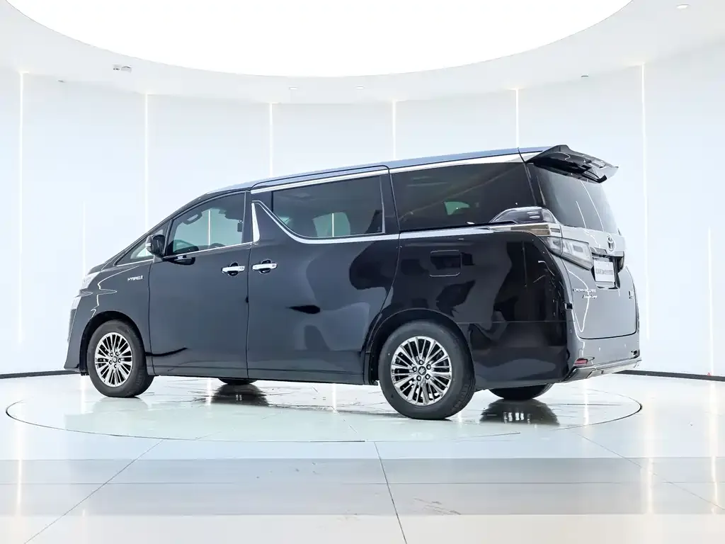 Toyota Vellfire — фото 3