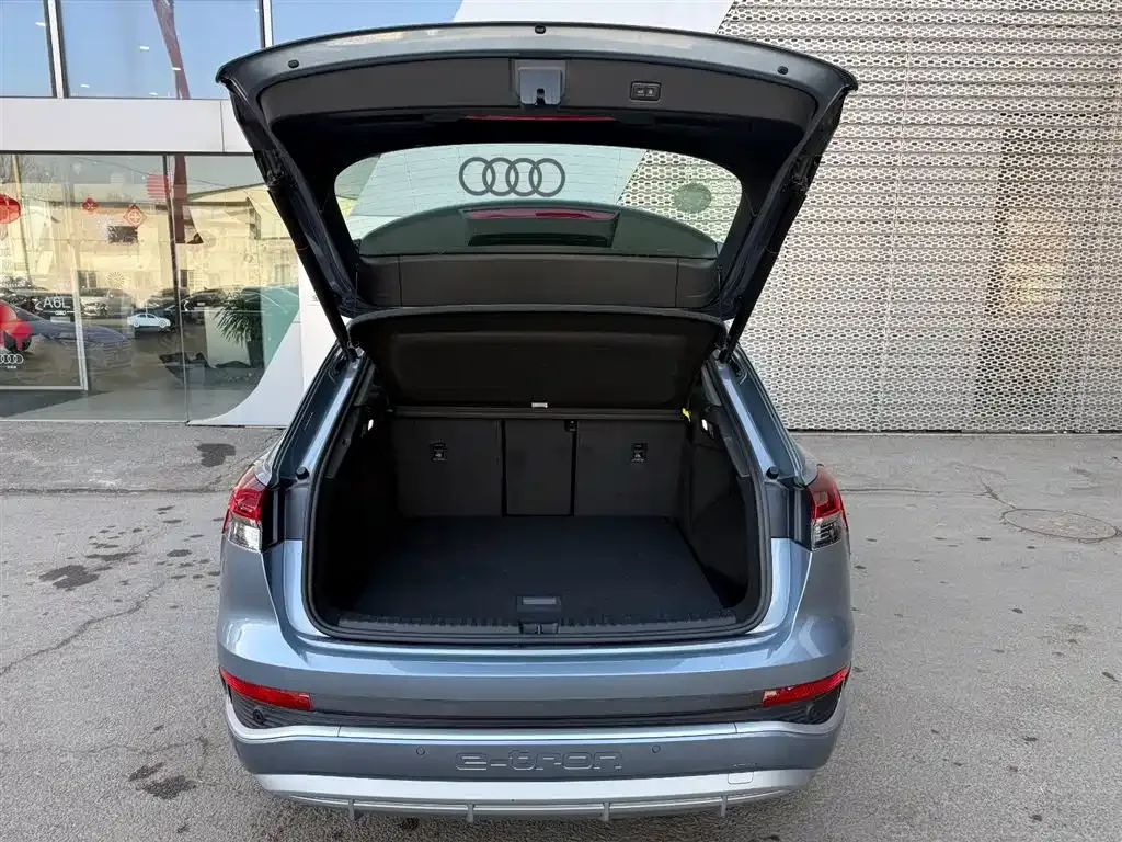 Audi Q4 e-tron — фото 9
