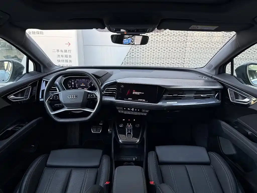 Audi Q4 e-tron — фото 3