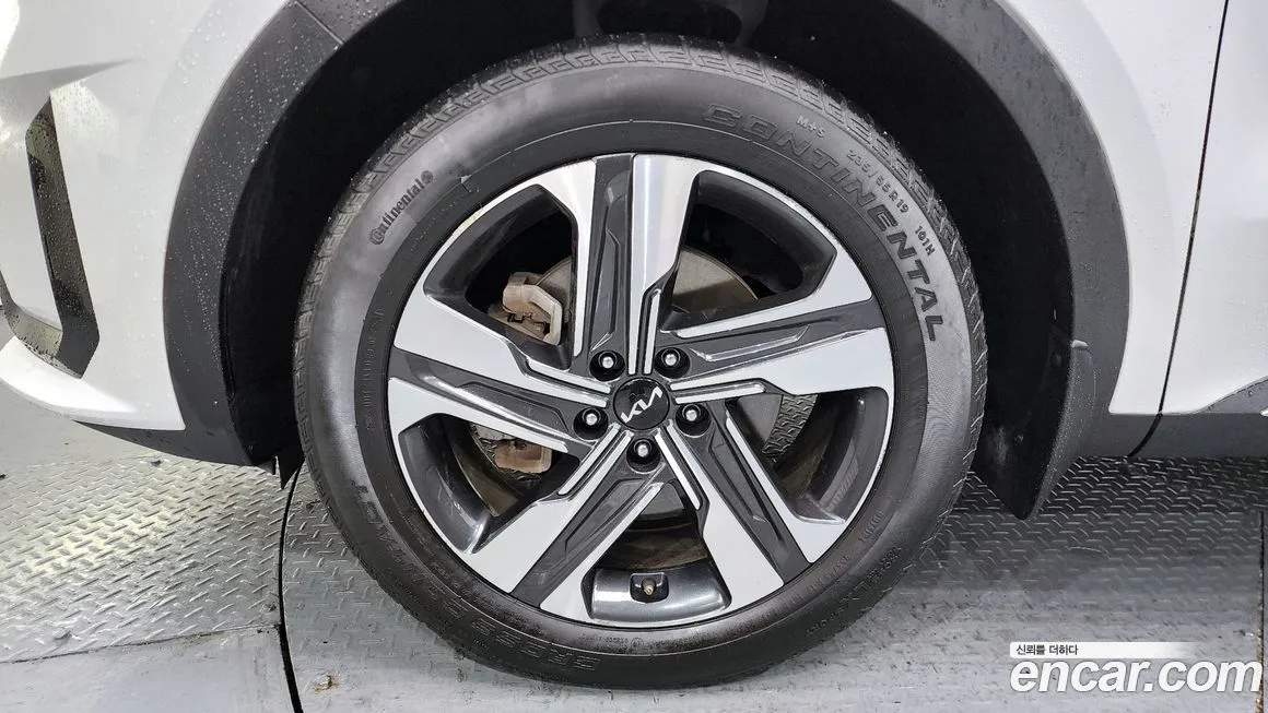 Kia Sorento — фото 7
