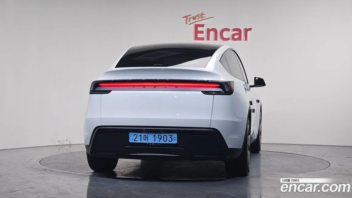 Tesla Model Y — фото 2
