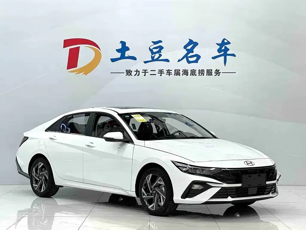 Hyundai Elantra — фото 4