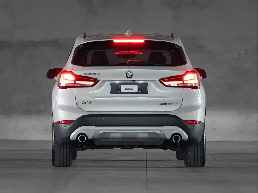 BMW X1 — фото 9