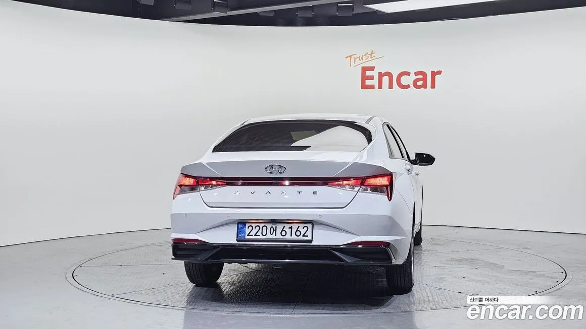 Hyundai AVANTE — фото 2