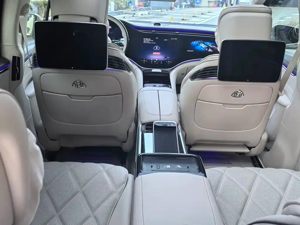 Mercedes-Benz EQS SUV — фото 7