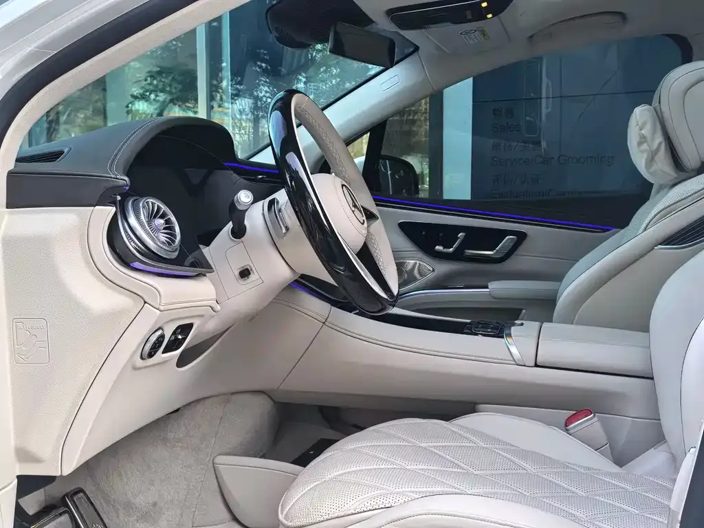 Mercedes-Benz EQS SUV — фото 4