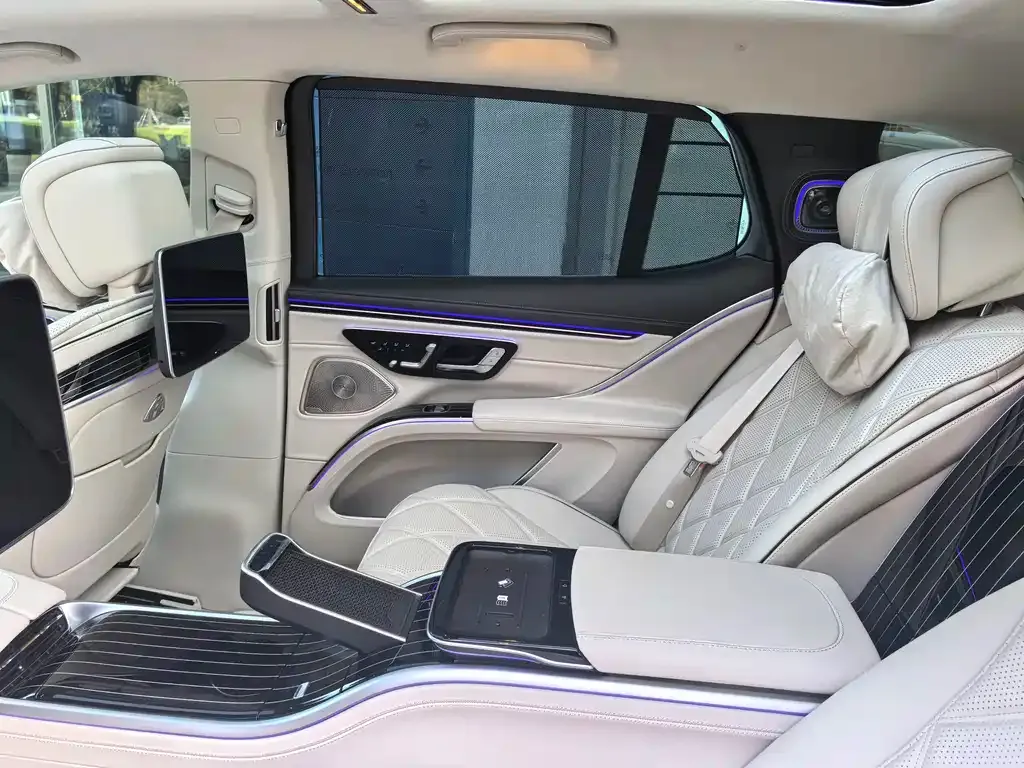 Mercedes-Benz EQS SUV — фото 10