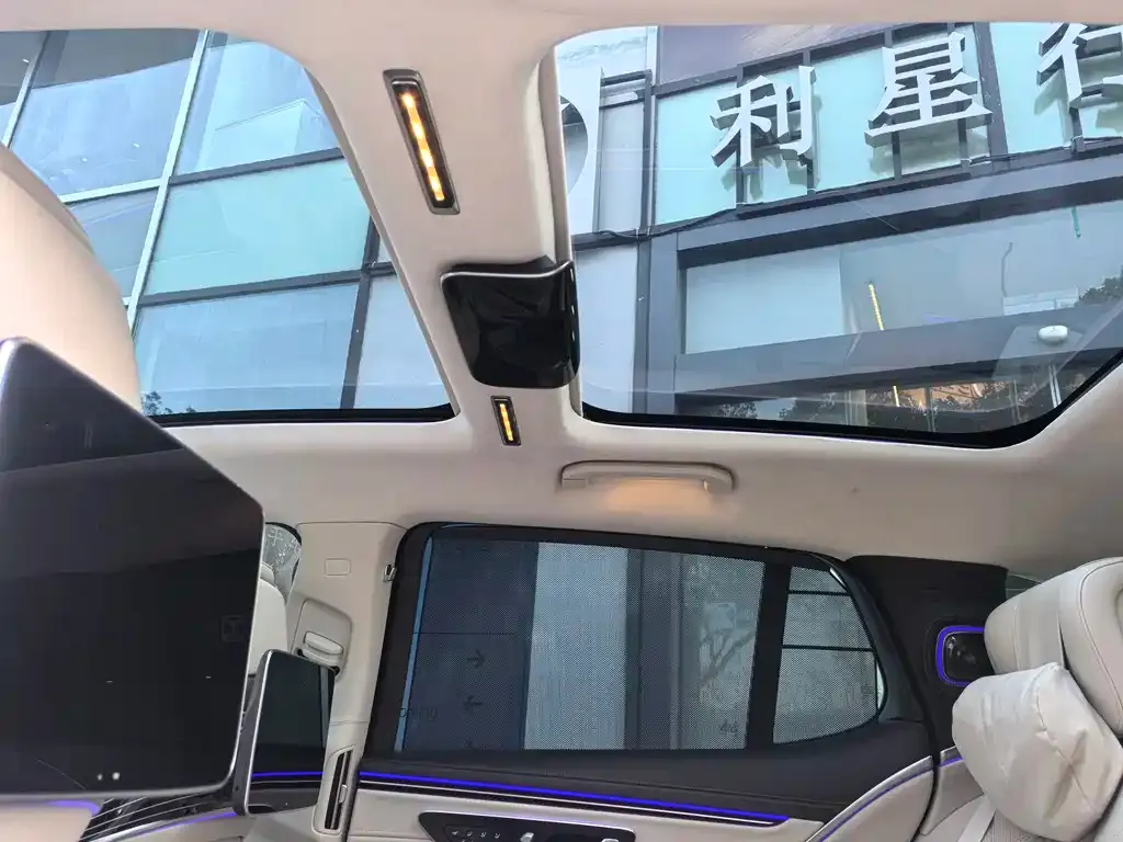 Mercedes-Benz EQS SUV — фото 9