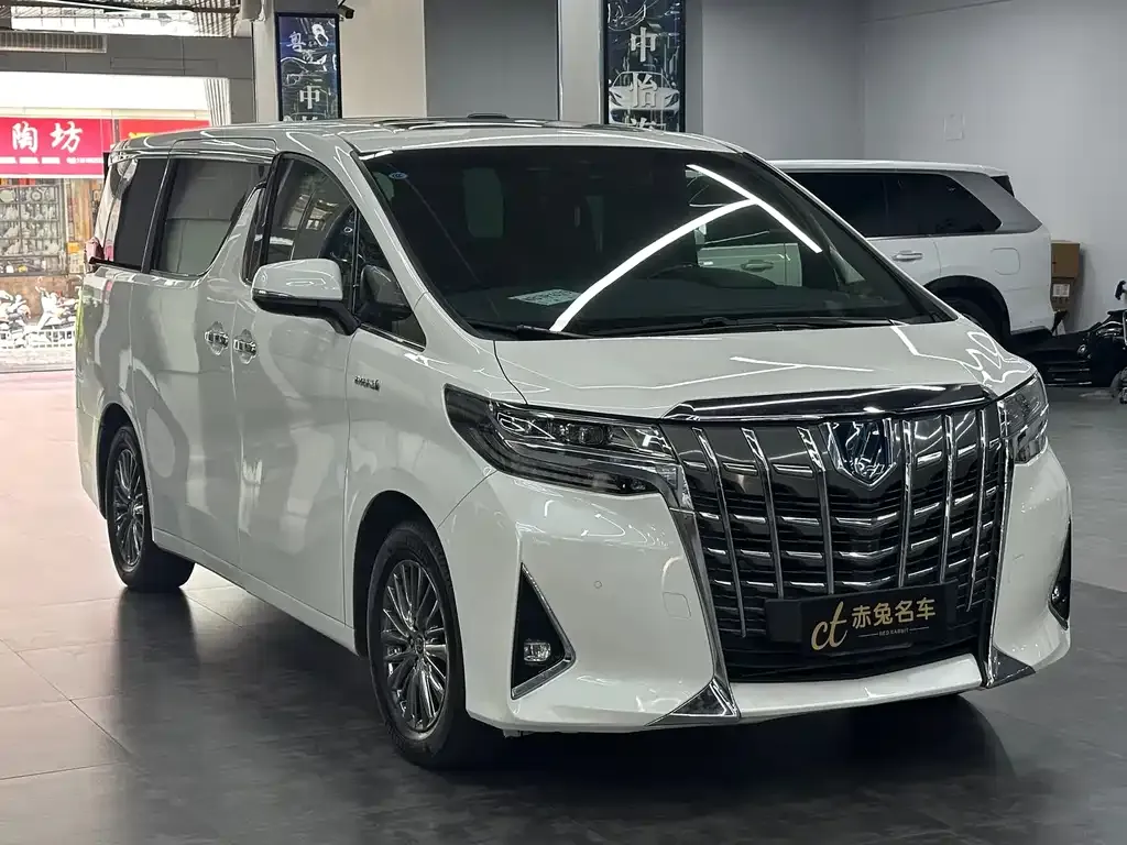 Toyota Alphard — фото 4