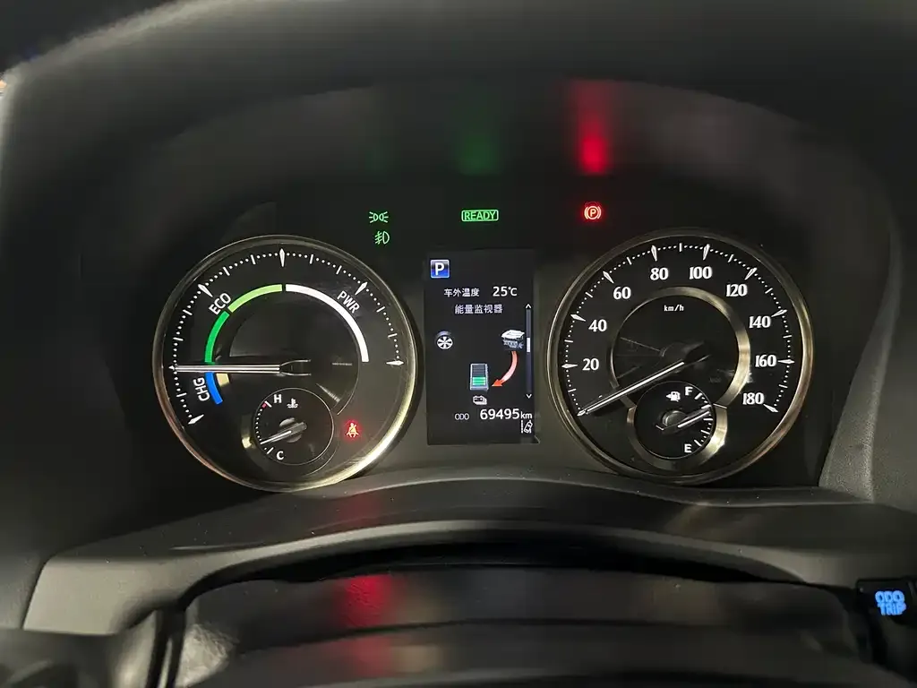 Toyota Alphard — фото 3