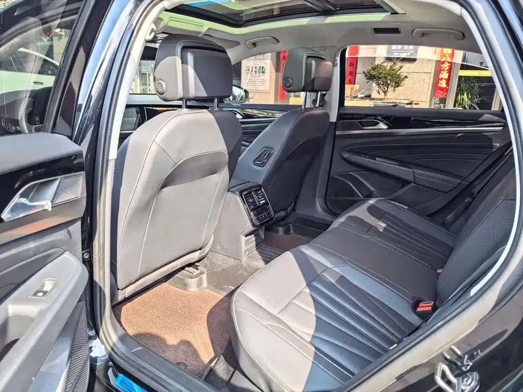 Volkswagen Passat — фото 7
