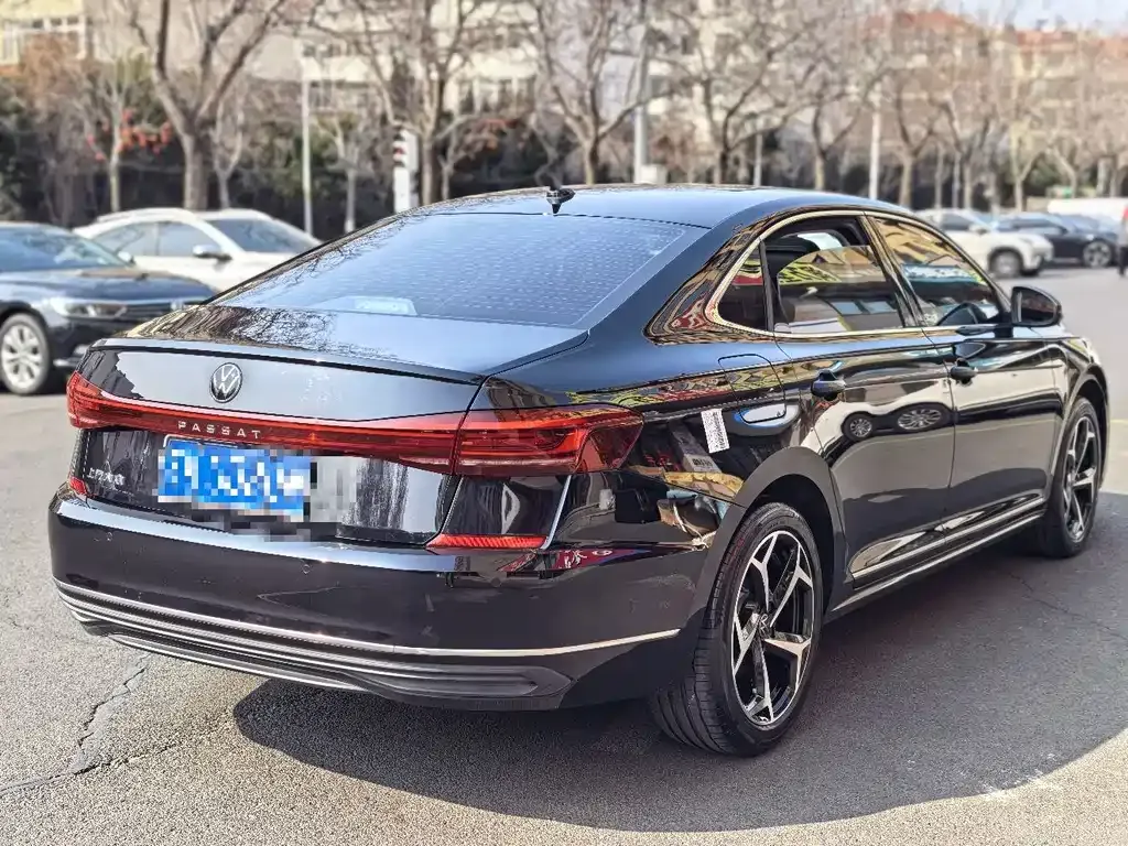 Volkswagen Passat — фото 8