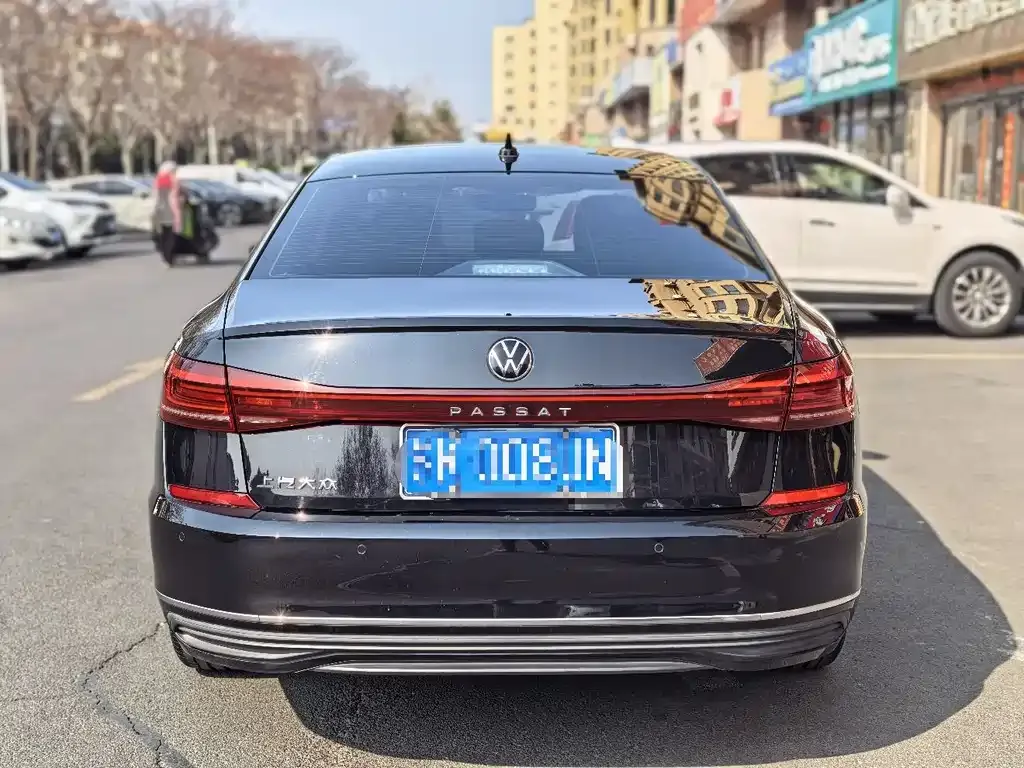 Volkswagen Passat — фото 6