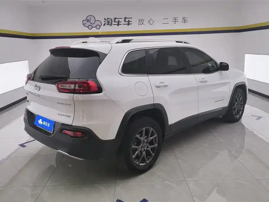 Jeep Cherokee — фото 8