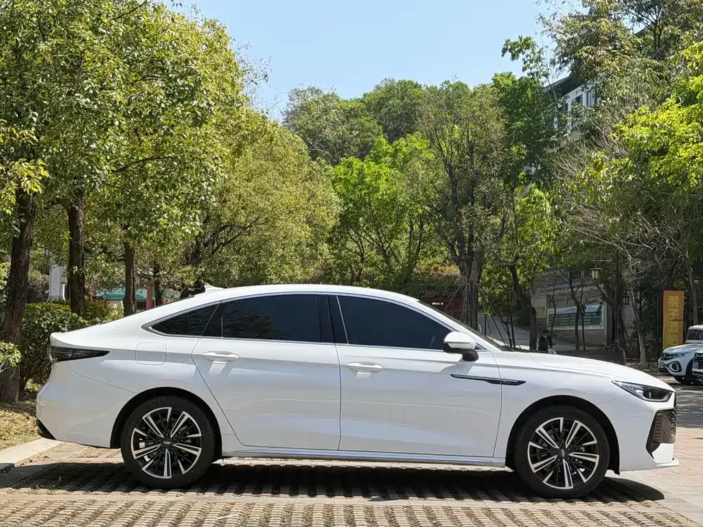 Chery Arrizo 8 PRO — фото 4