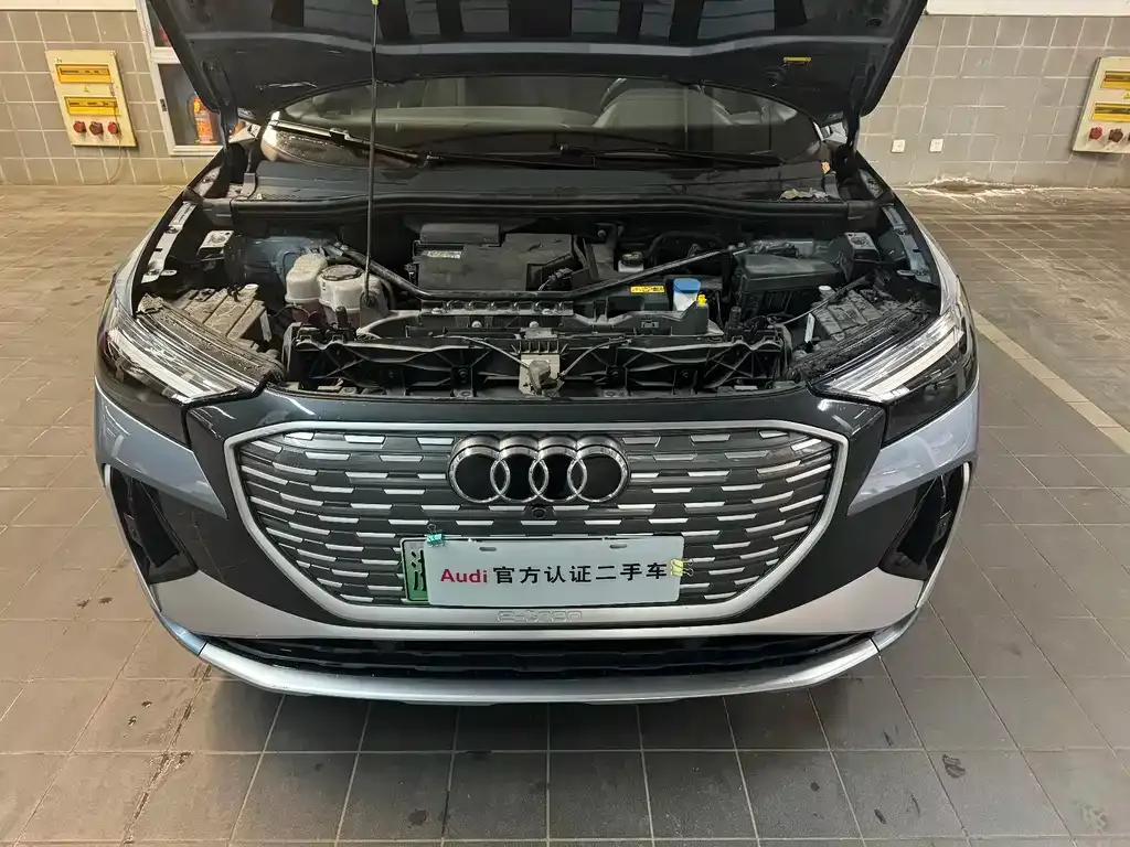 Audi Q4 e-tron — фото 10