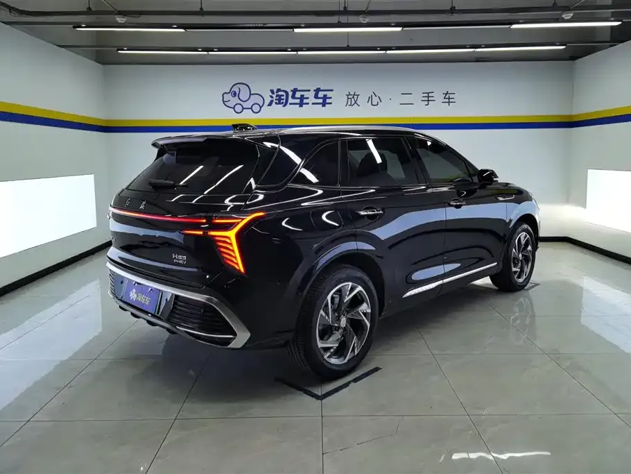 Hongqi HS3 PHEV — фото 7