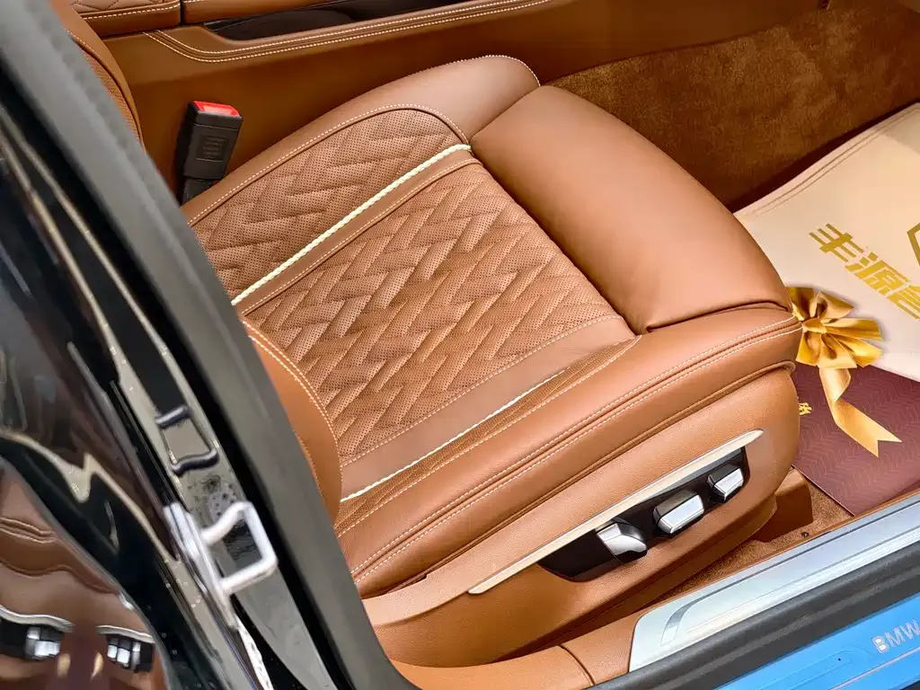 BMW 7 Series — фото 8