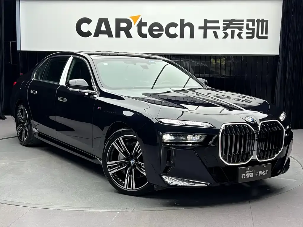 BMW 7 Series — фото 10