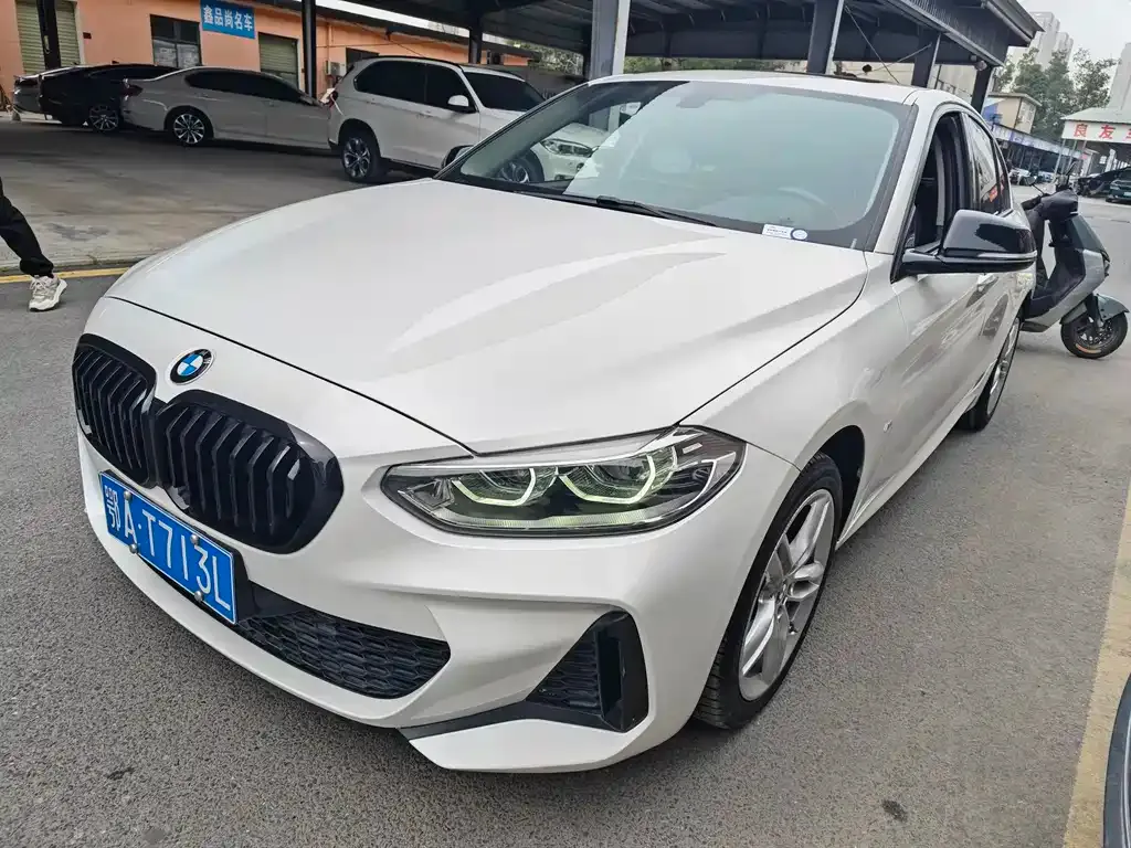 BMW 1 Series — фото 1