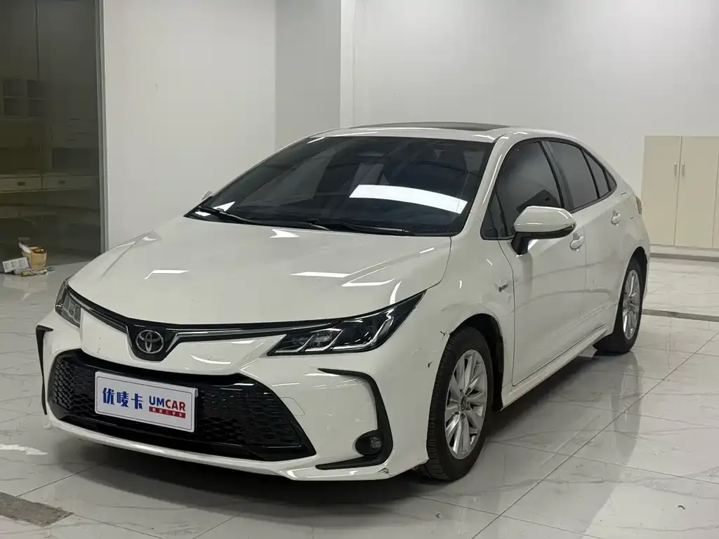 Toyota Corolla — фото 1