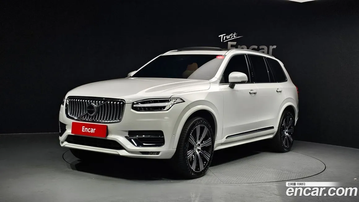 Volvo XC90 — фото 1