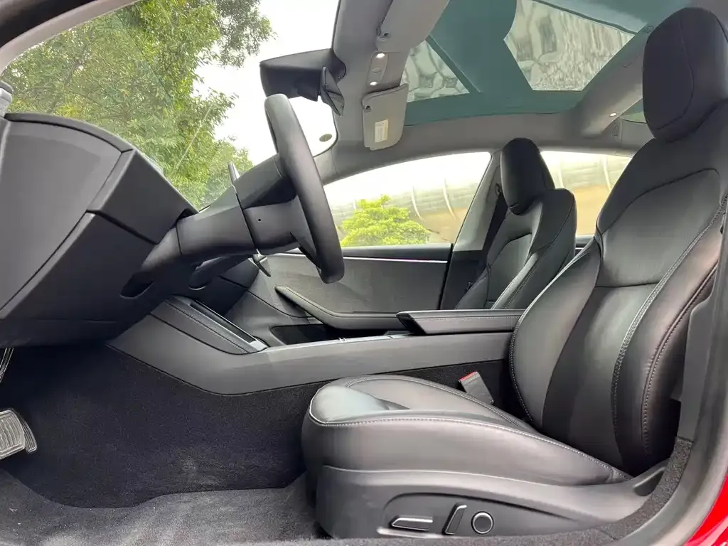 Tesla Model 3 — фото 3