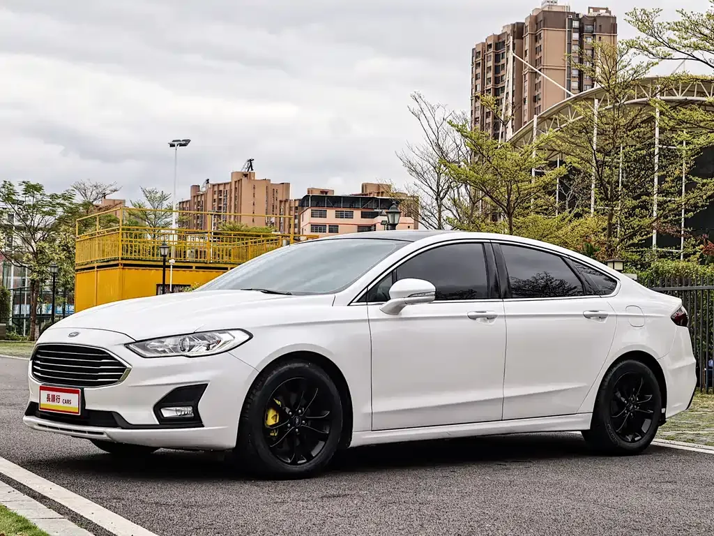 Ford Mondeo — фото 1