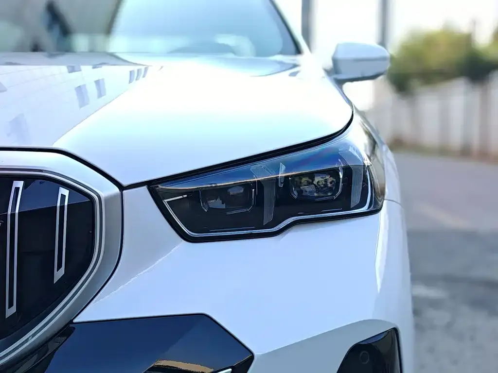 BMW i5 — фото 2