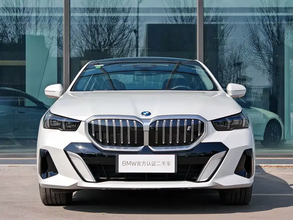 BMW i5 — фото 8