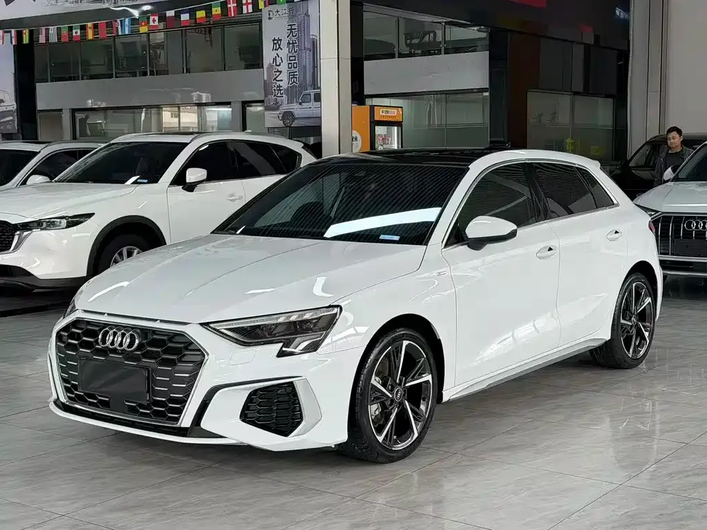Audi A3 — фото 1
