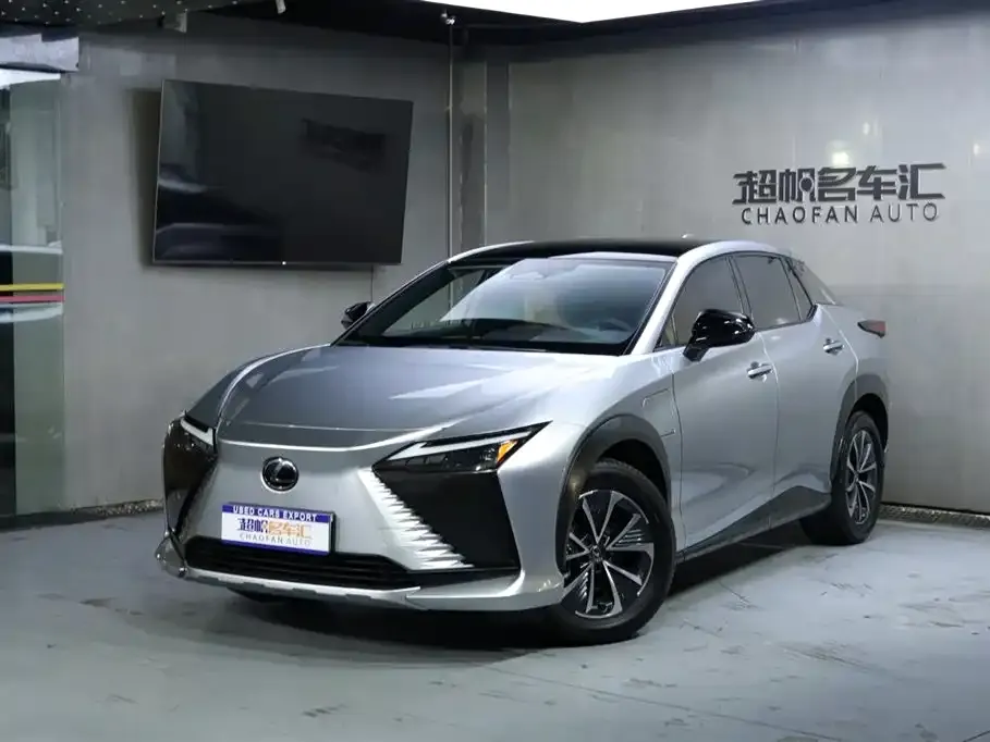 Lexus RZ — фото 1