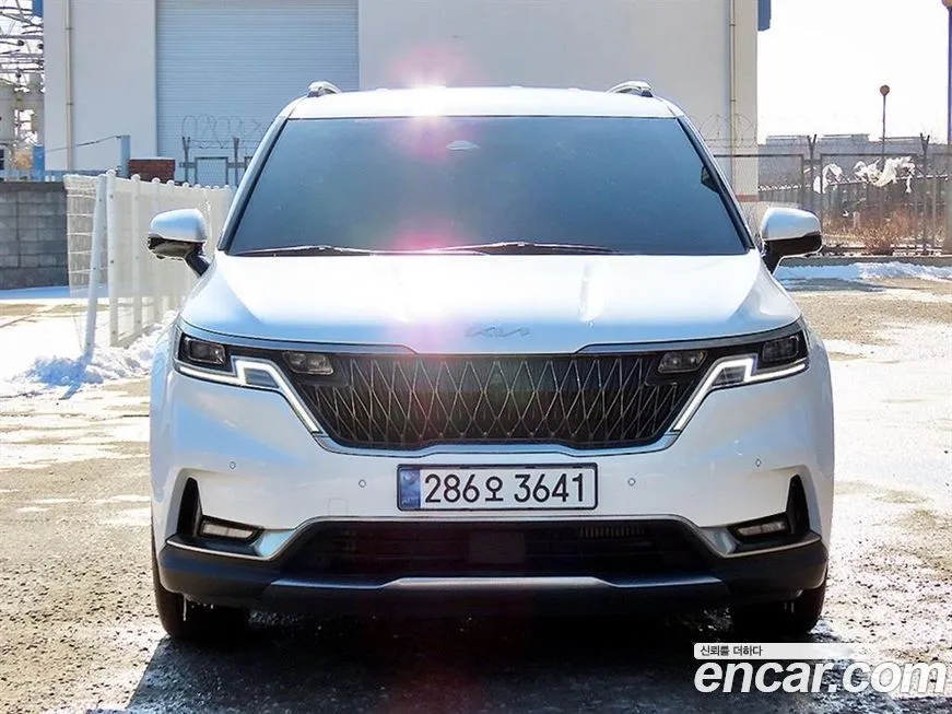 Kia Carnival — фото 1