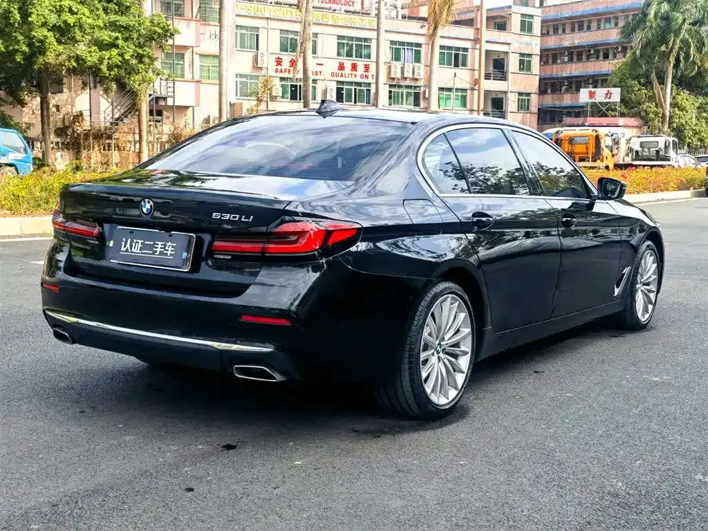 BMW 5 Series — фото 4
