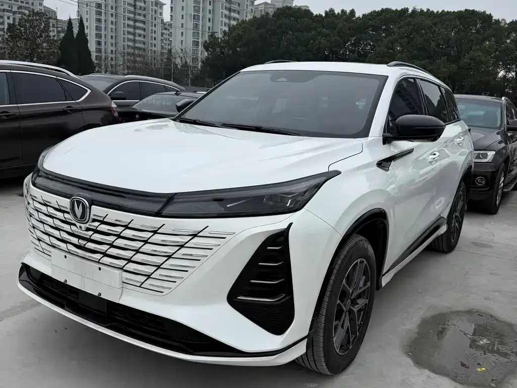 Changan CS75PLUS — фото 1